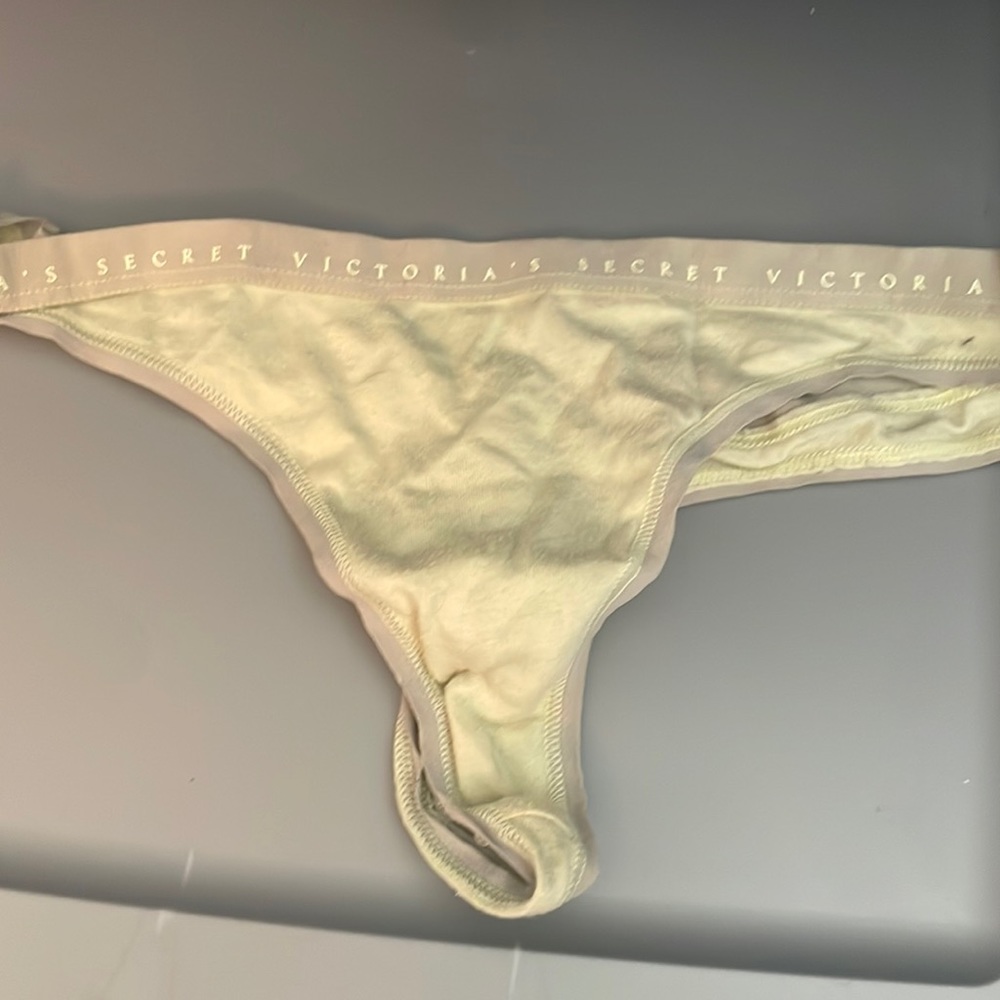 VS yellow